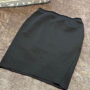 T Tahari Elegant Black Women's Pencil Skirt - Size 4